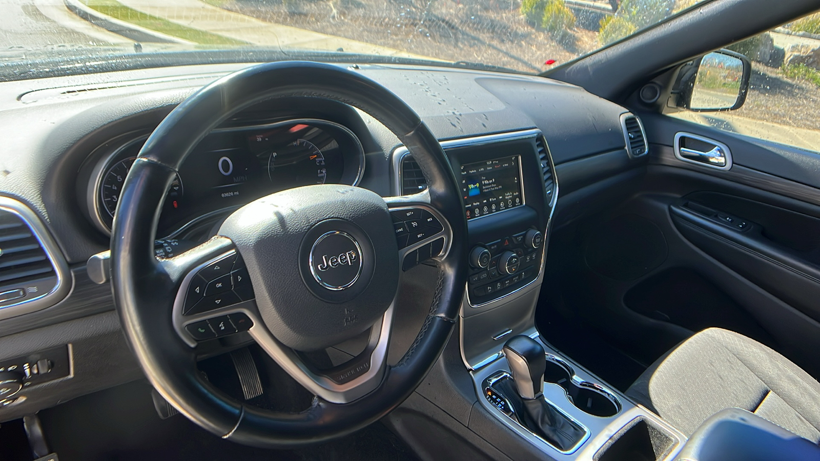 2021 Jeep Grand Cherokee Laredo E 19