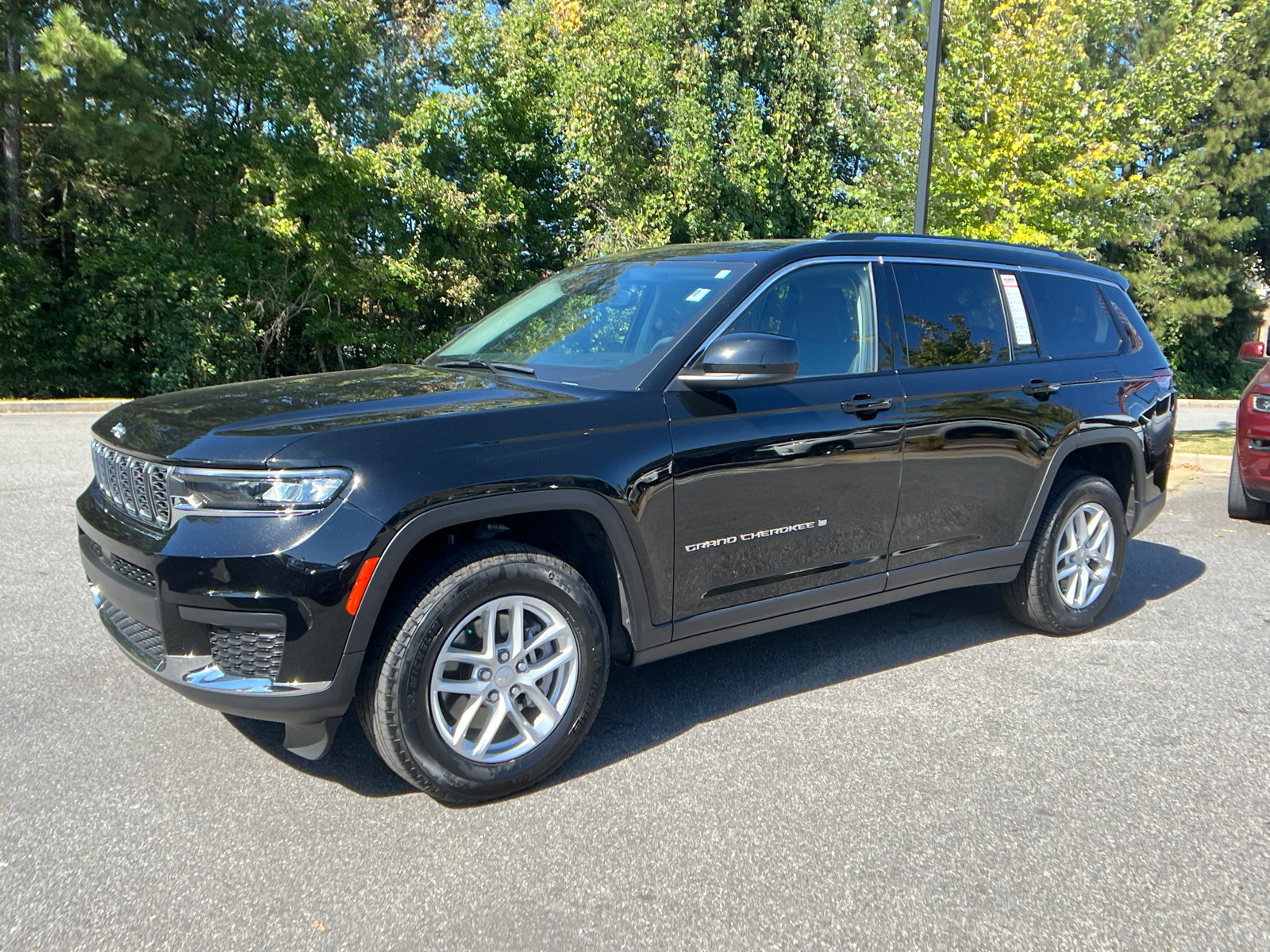 2023 Jeep Grand Cherokee L Laredo 1