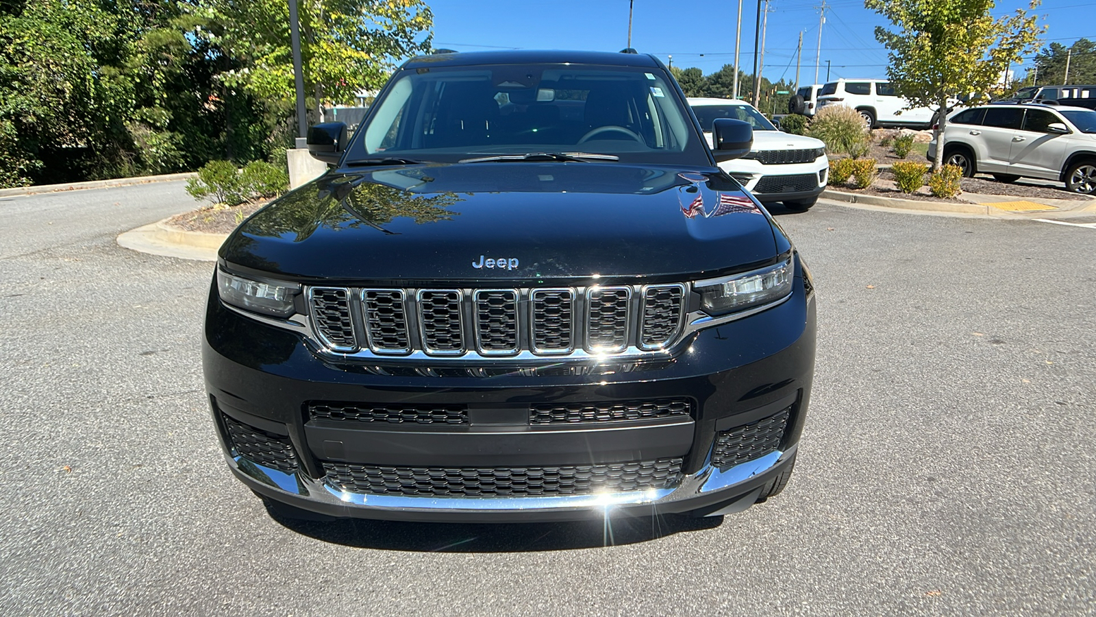 2023 Jeep Grand Cherokee L Laredo 2