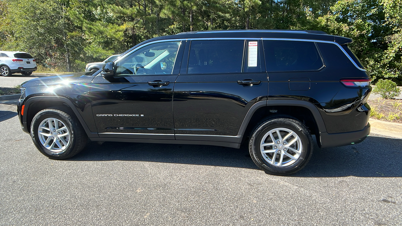 2023 Jeep Grand Cherokee L Laredo 8