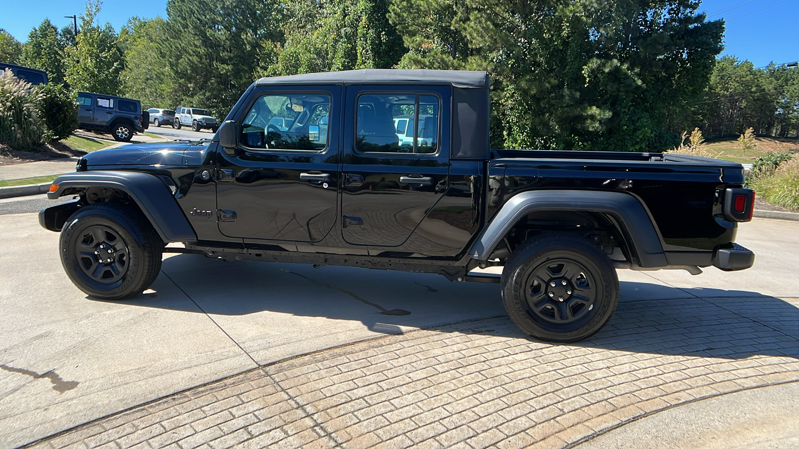 2023 Jeep Gladiator Sport 8