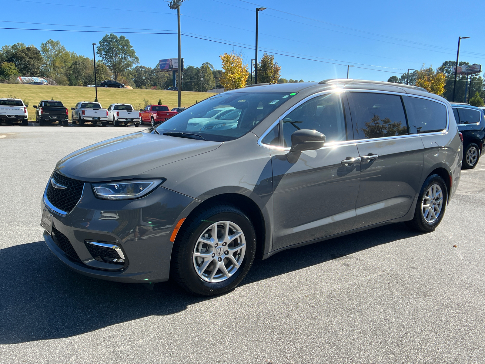 2022 Chrysler Pacifica Touring L 1