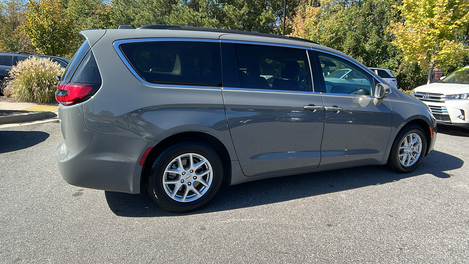 2022 Chrysler Pacifica Touring L 5