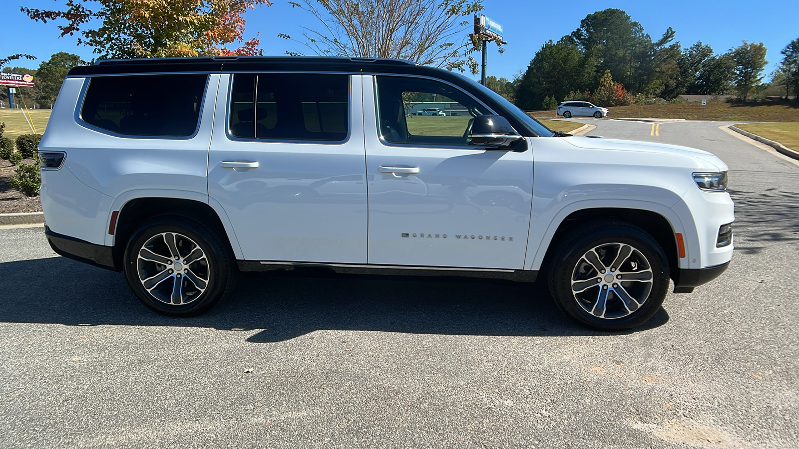 2023 Jeep Grand Wagoneer  4