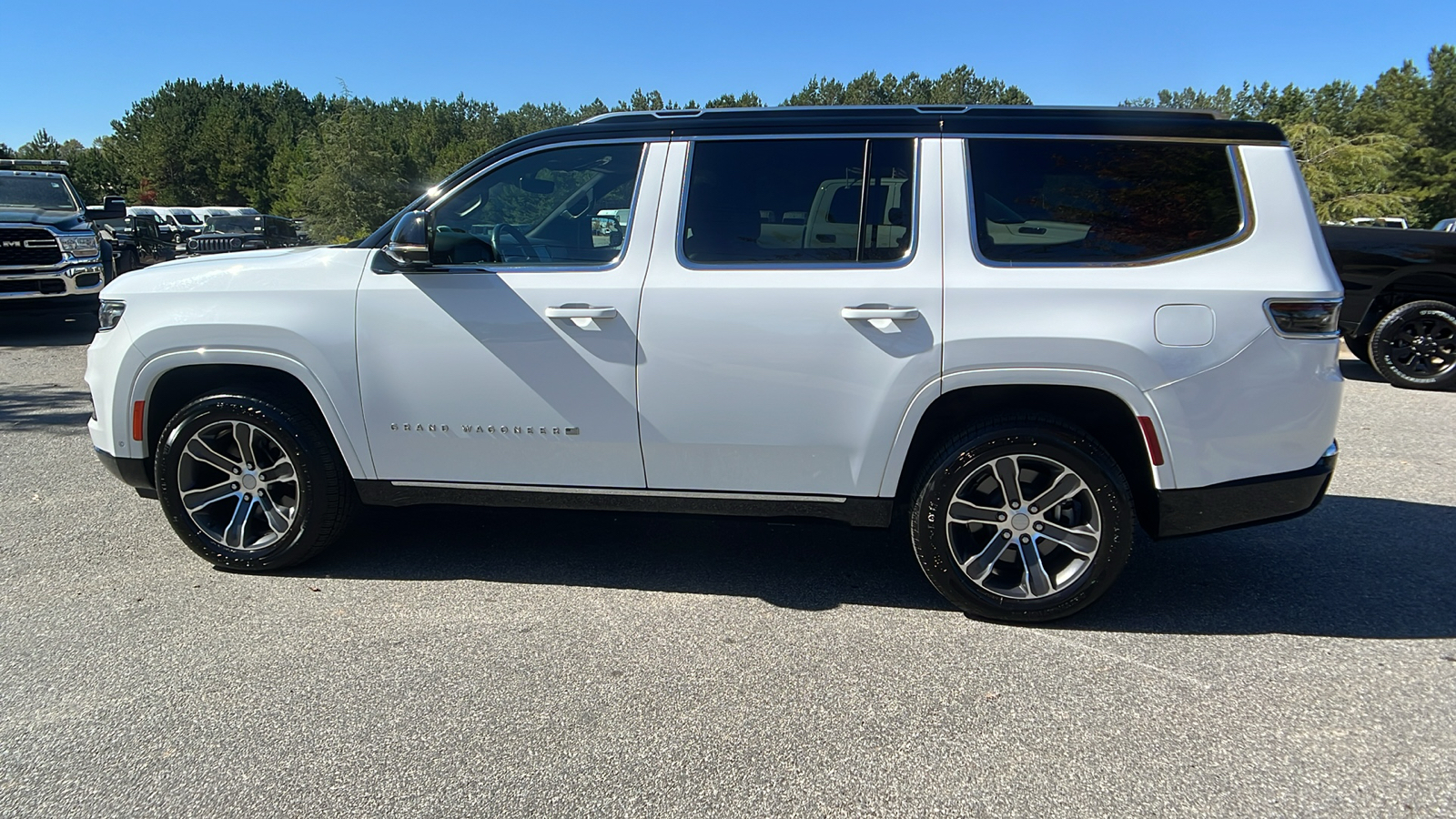 2023 Jeep Grand Wagoneer  8