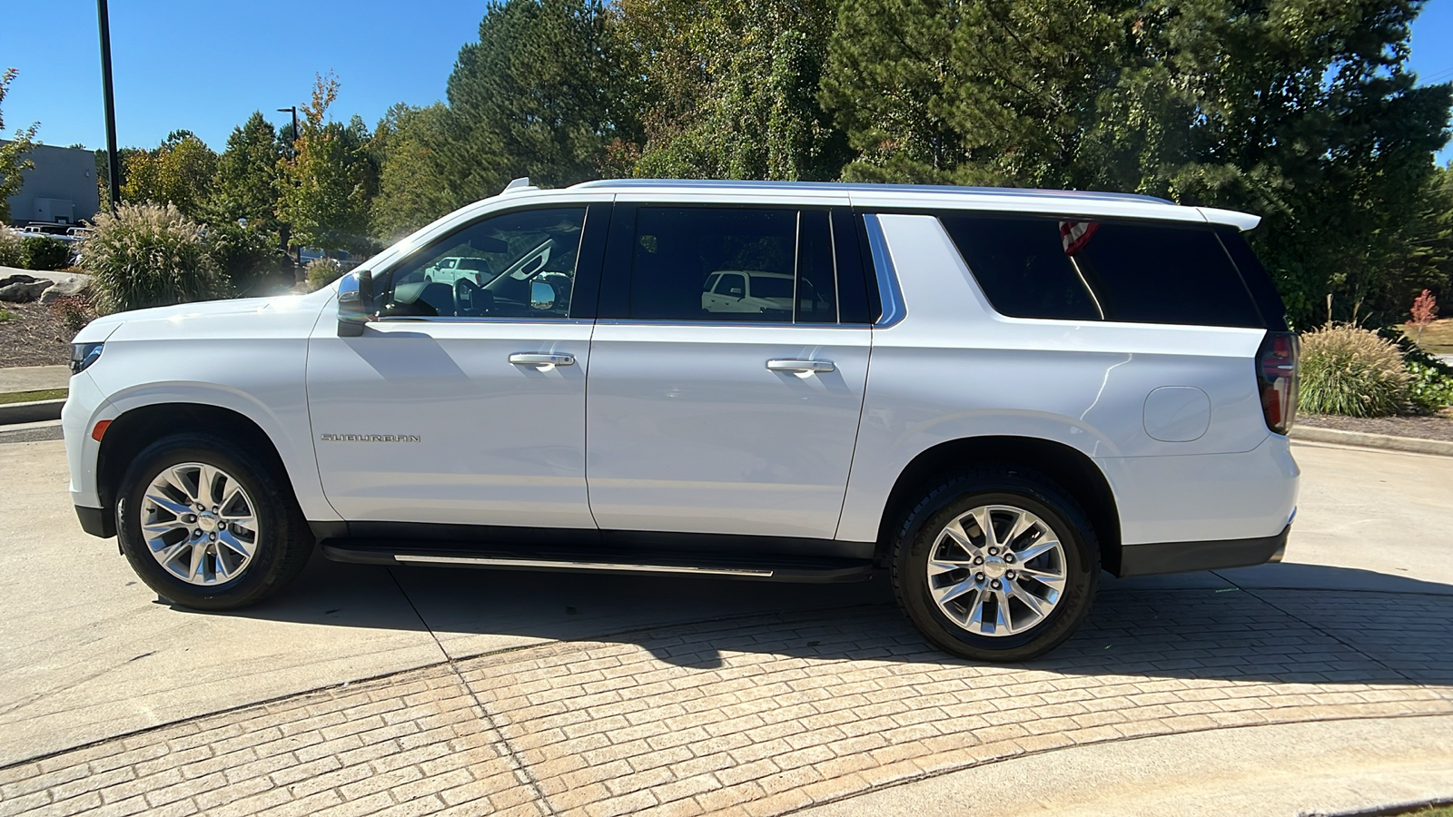 2023 Chevrolet Suburban Premier 8