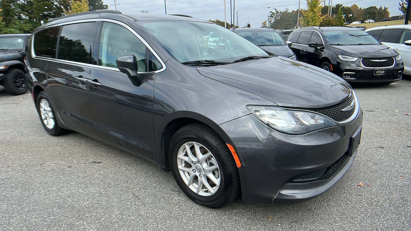 2021 Chrysler Voyager LXI 3