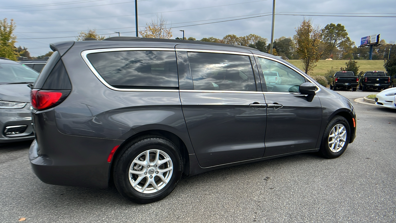 2021 Chrysler Voyager LXI 5