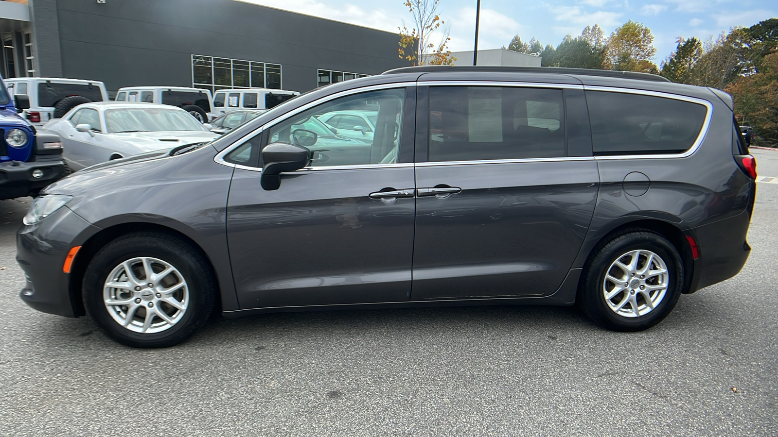 2021 Chrysler Voyager LXI 8