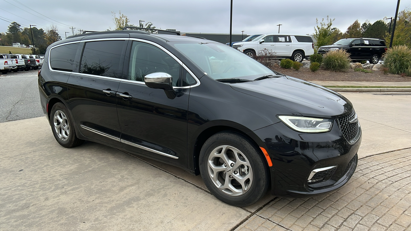 2022 Chrysler Pacifica Limited 3