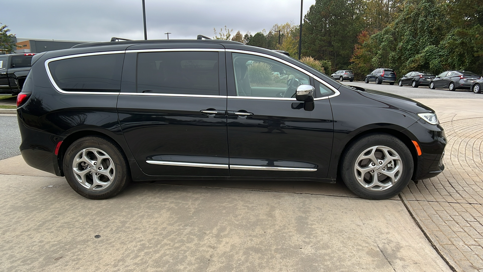 2022 Chrysler Pacifica Limited 4