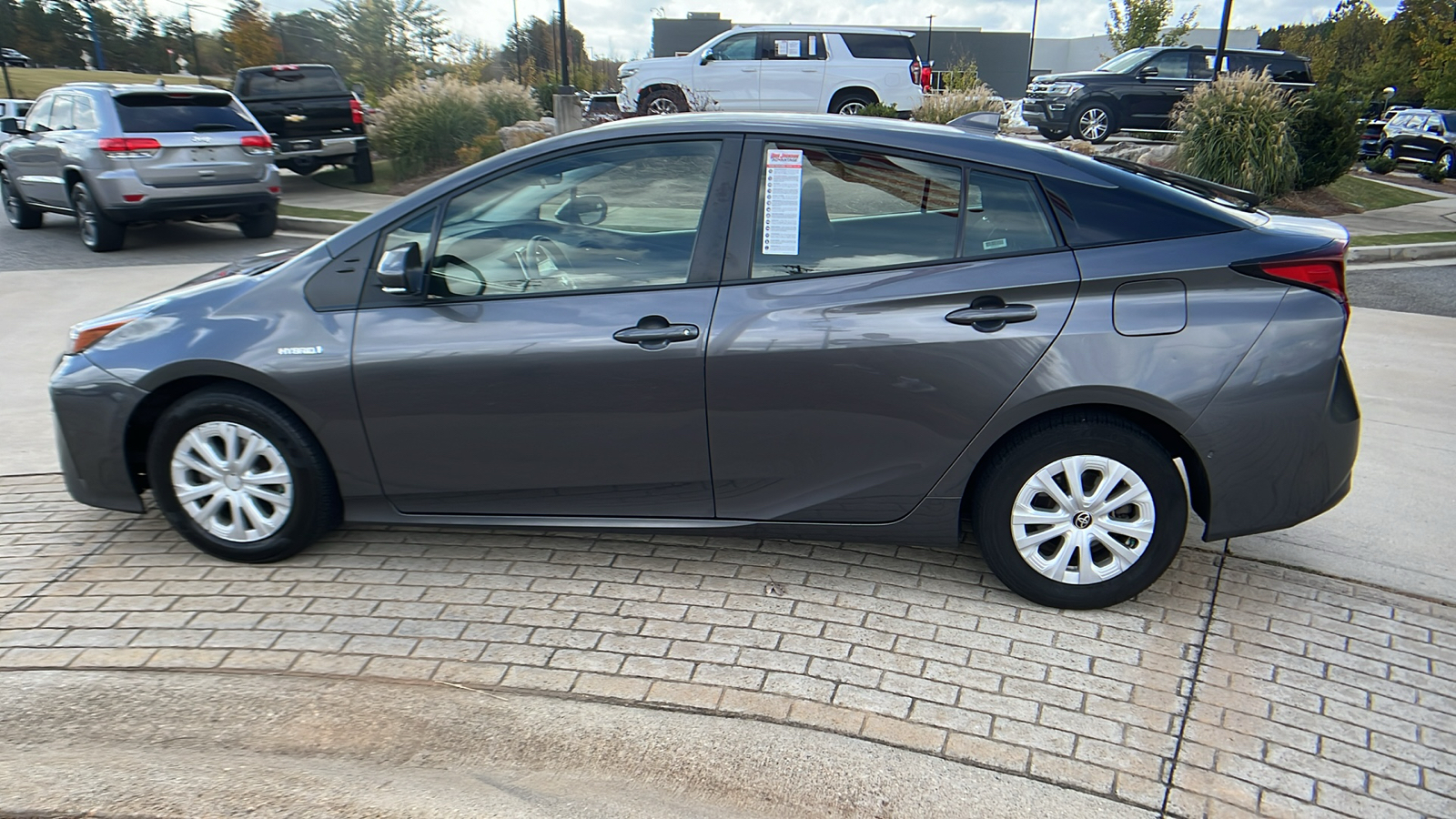 2021 Toyota Prius LE 8