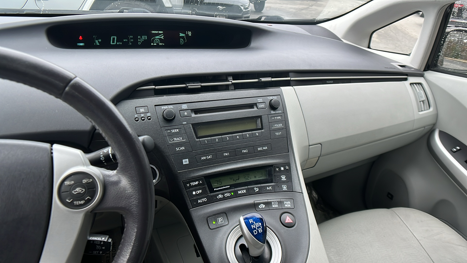 2011 Toyota Prius II 25