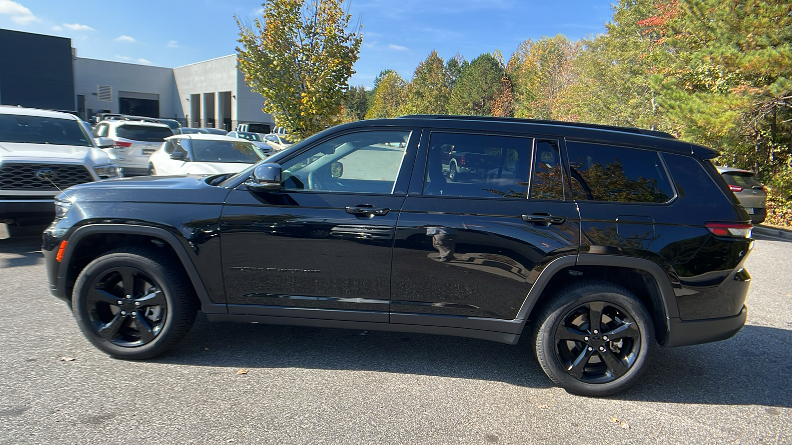 2023 Jeep Grand Cherokee L Altitude 8