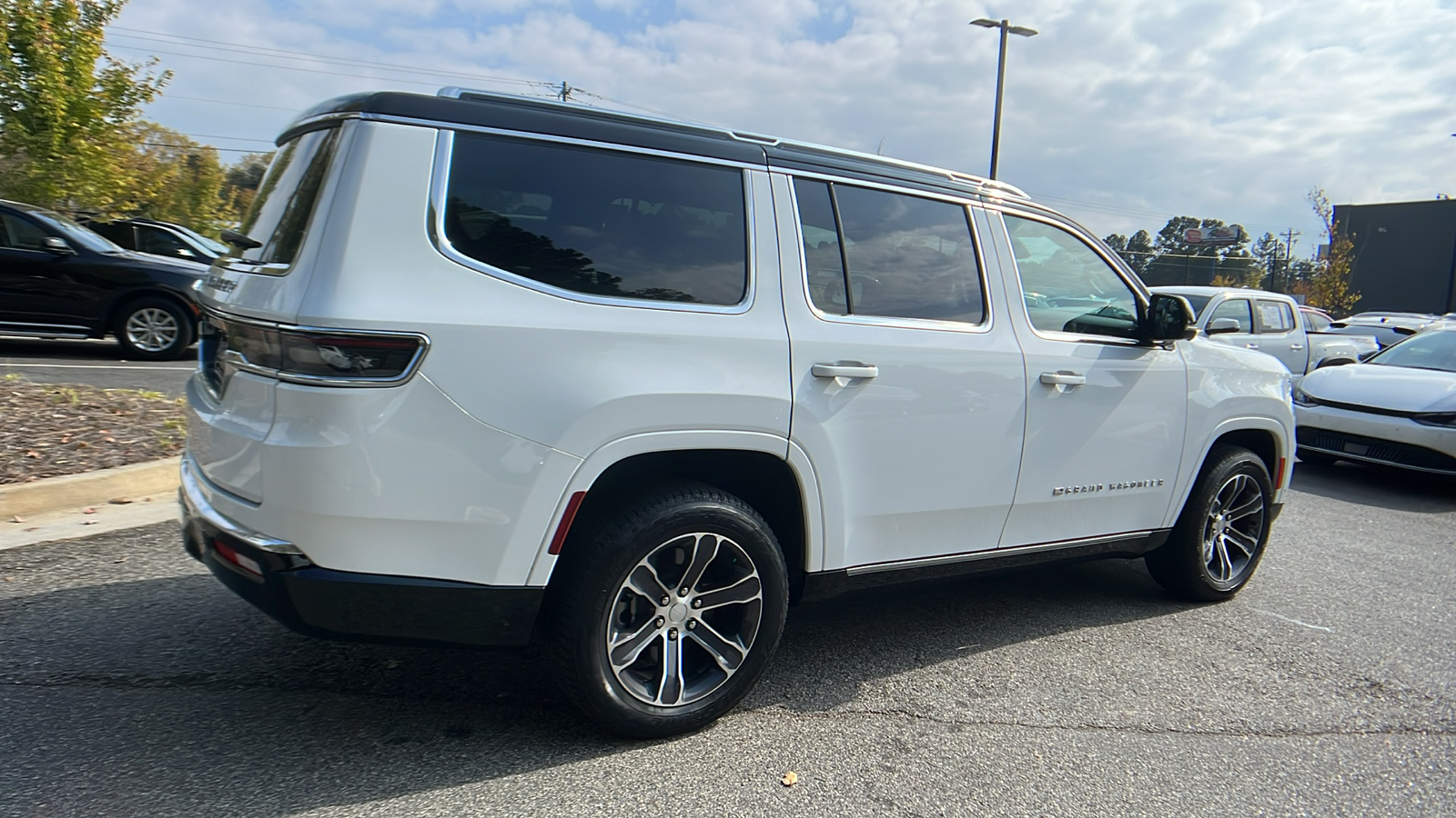 2023 Jeep Grand Wagoneer  5