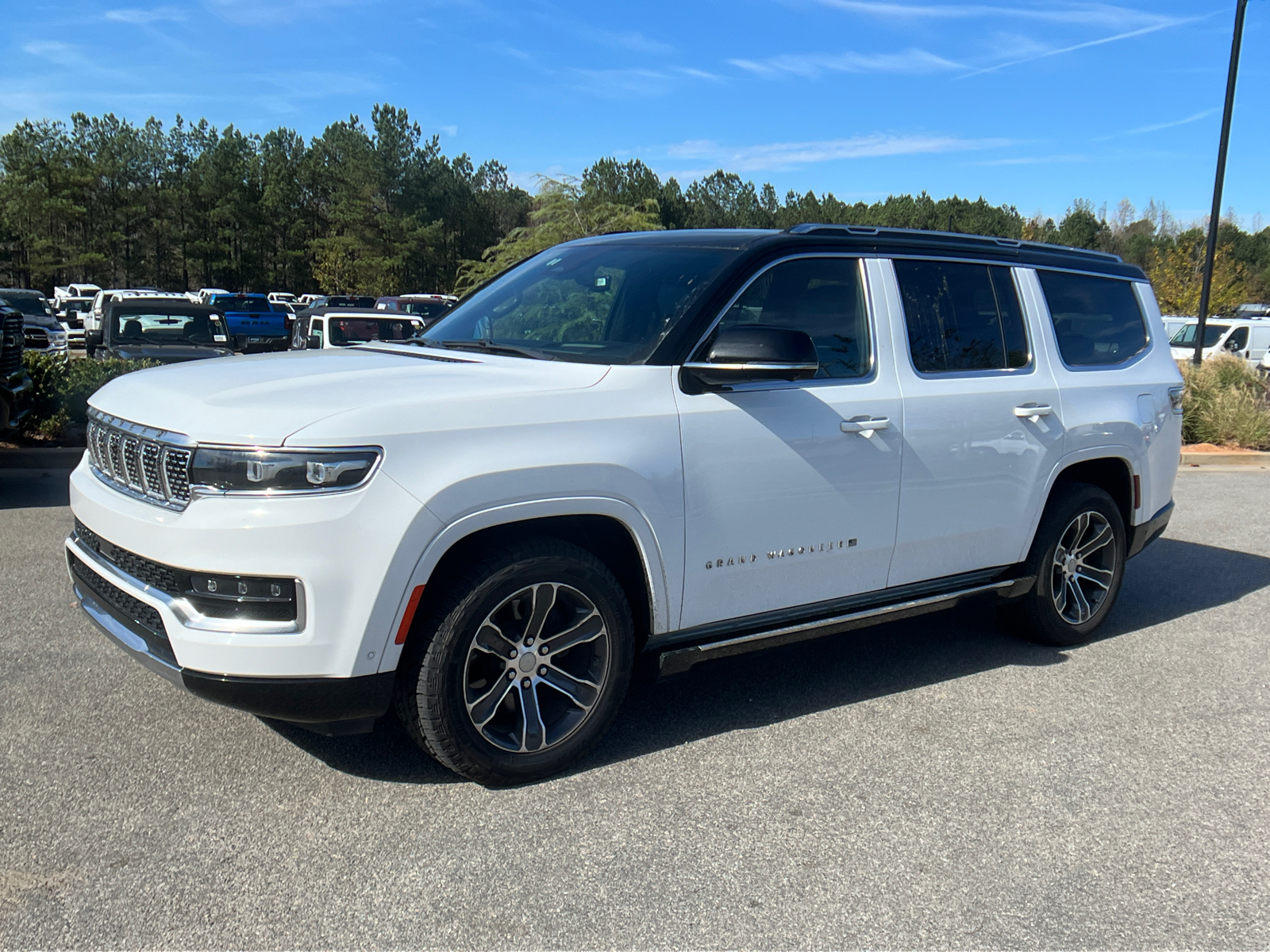 2023 Jeep Grand Wagoneer  1