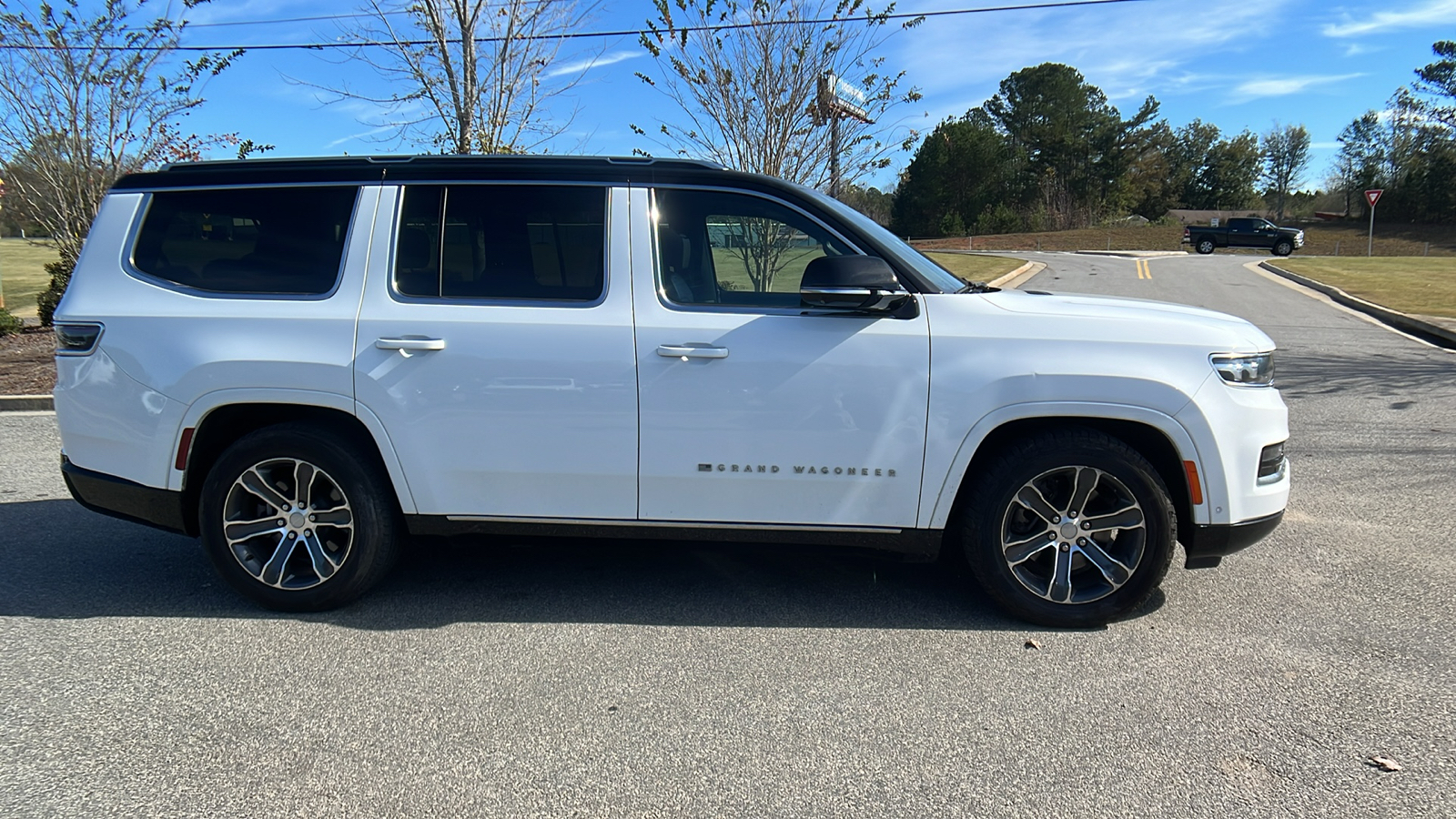 2023 Jeep Grand Wagoneer  4