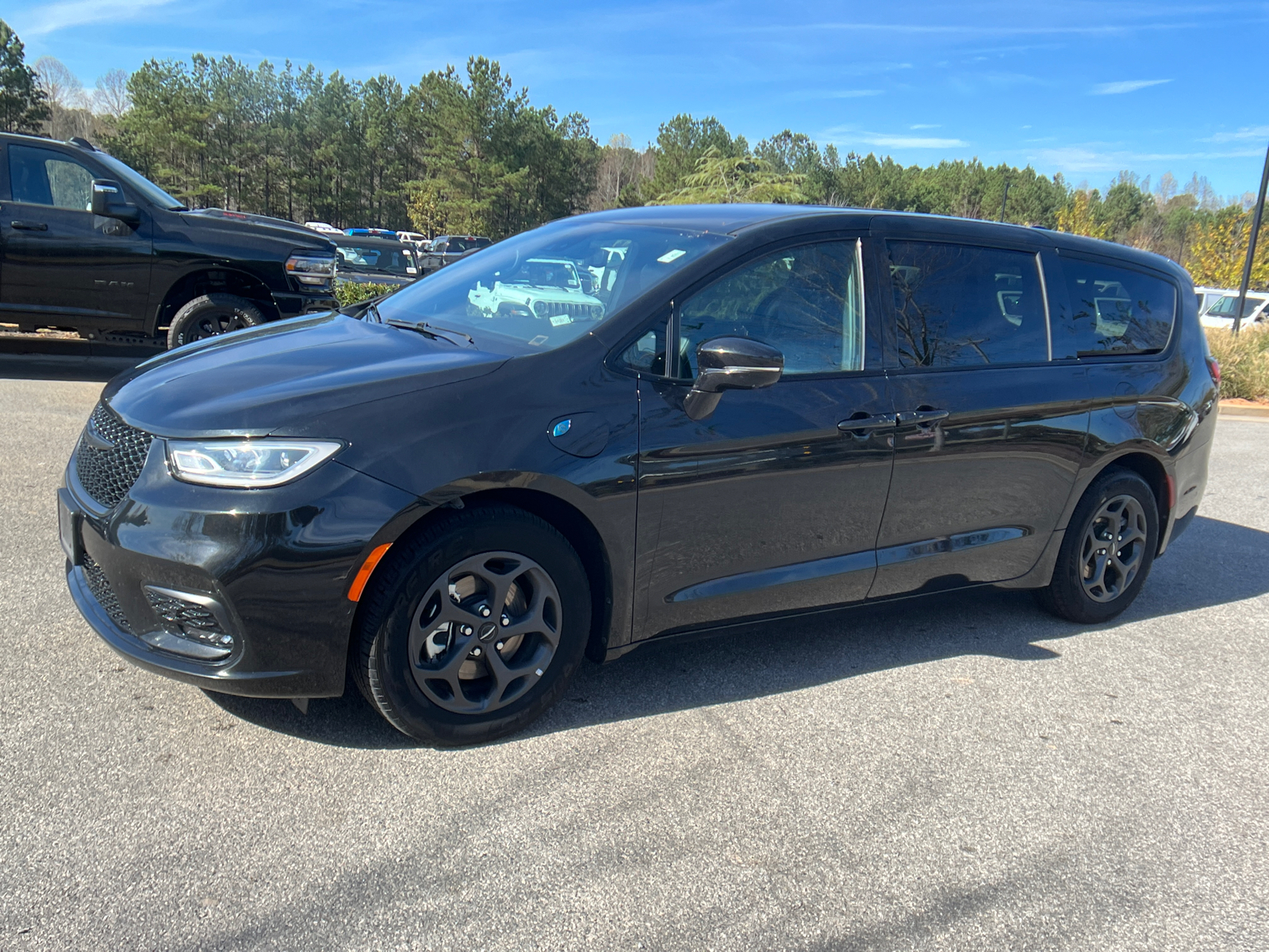 2022 Chrysler Pacifica Hybrid Touring L 1