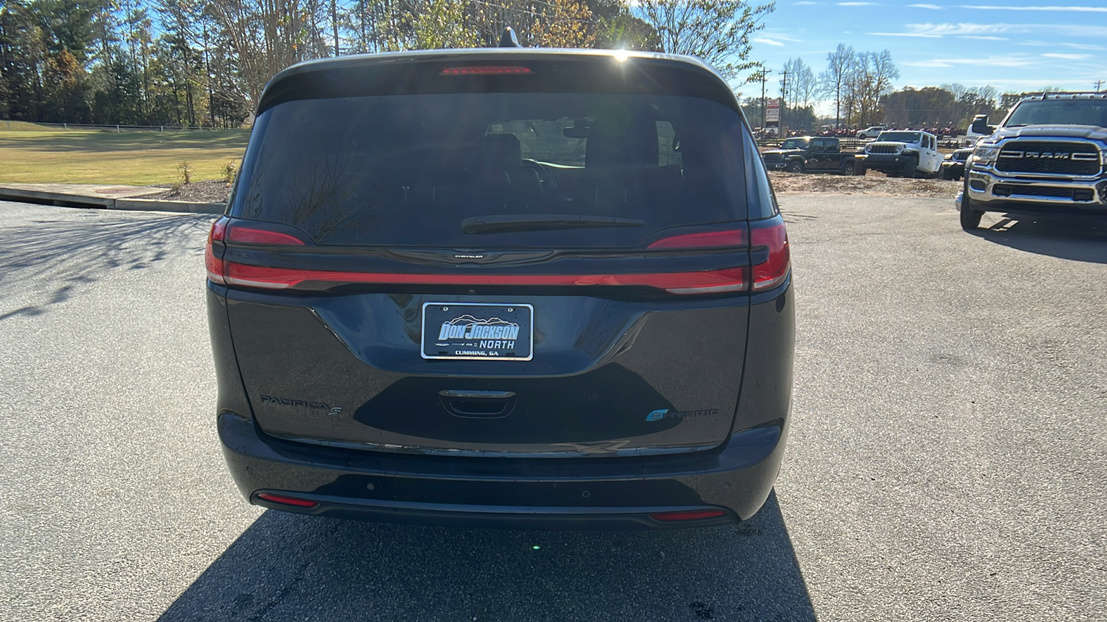 2022 Chrysler Pacifica Hybrid Touring L 6