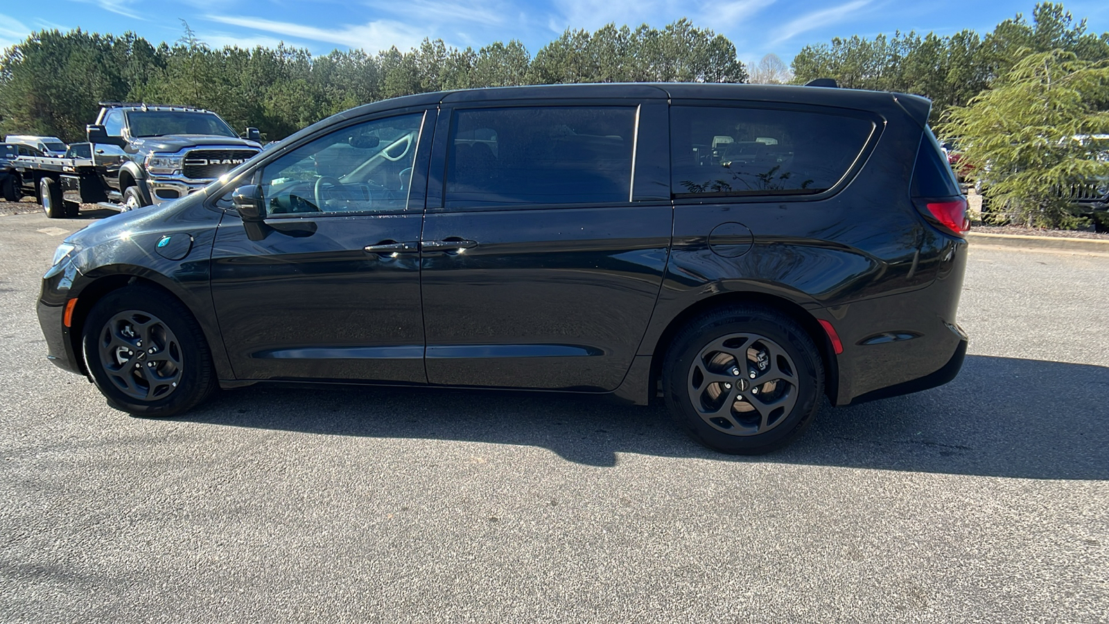 2022 Chrysler Pacifica Hybrid Touring L 8