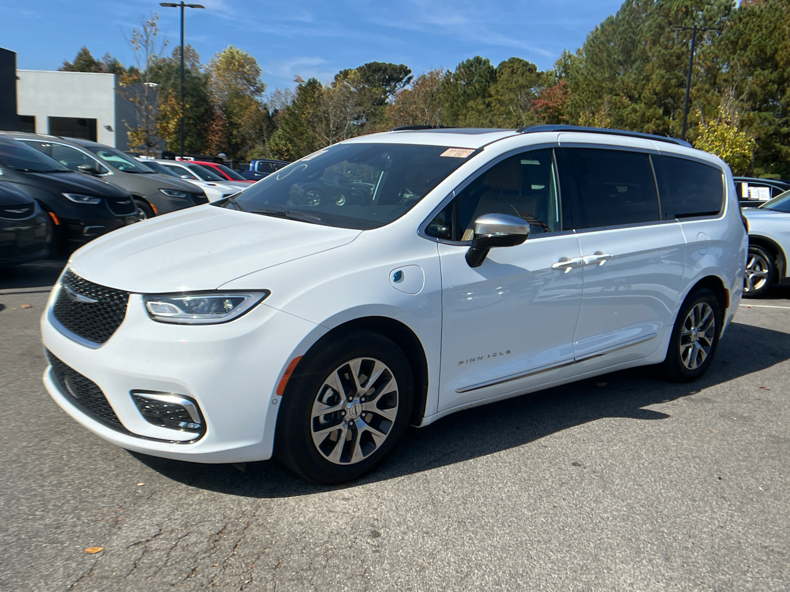 2023 Chrysler Pacifica Hybrid Pinnacle 1