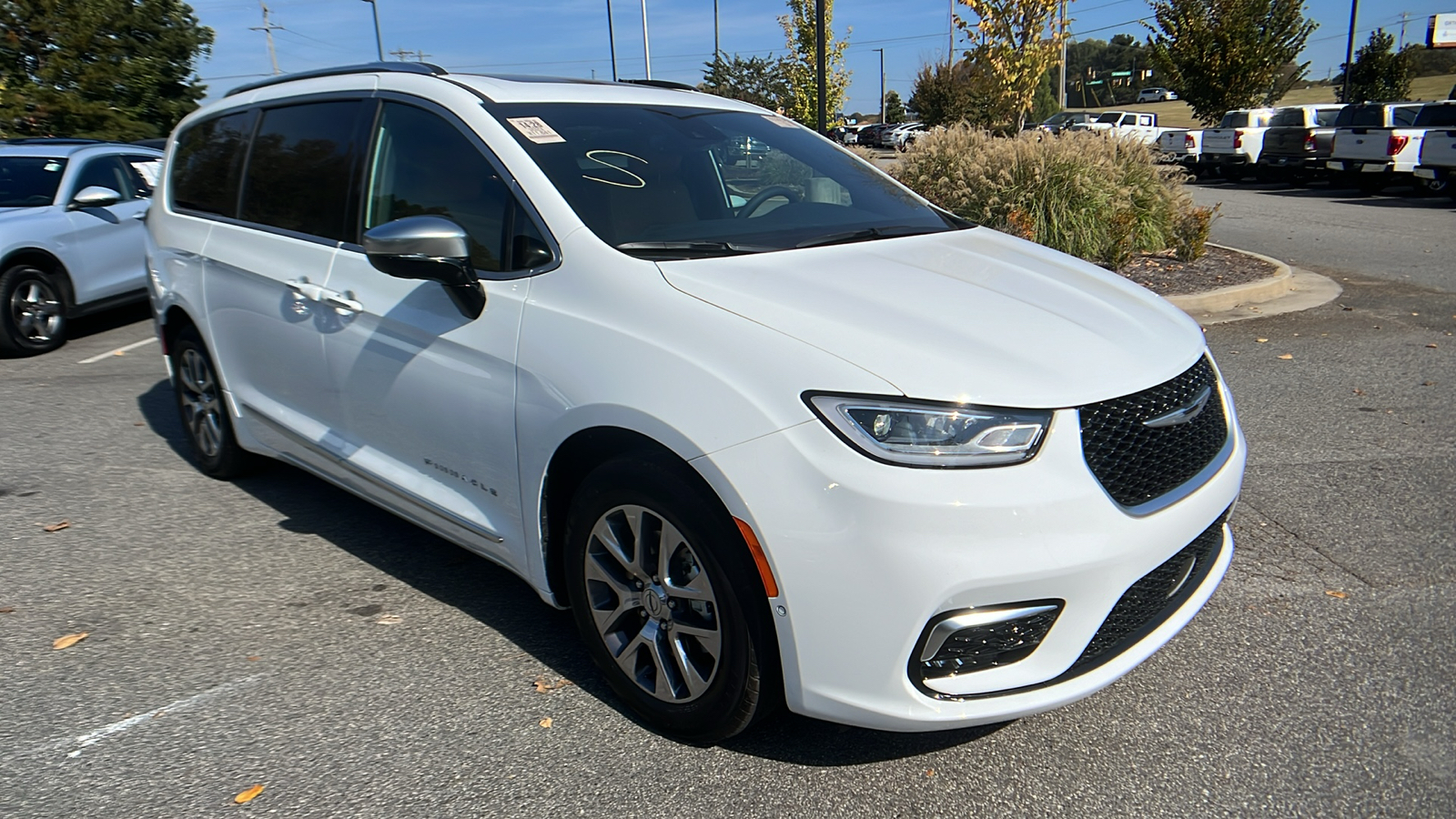 2023 Chrysler Pacifica Hybrid Pinnacle 3