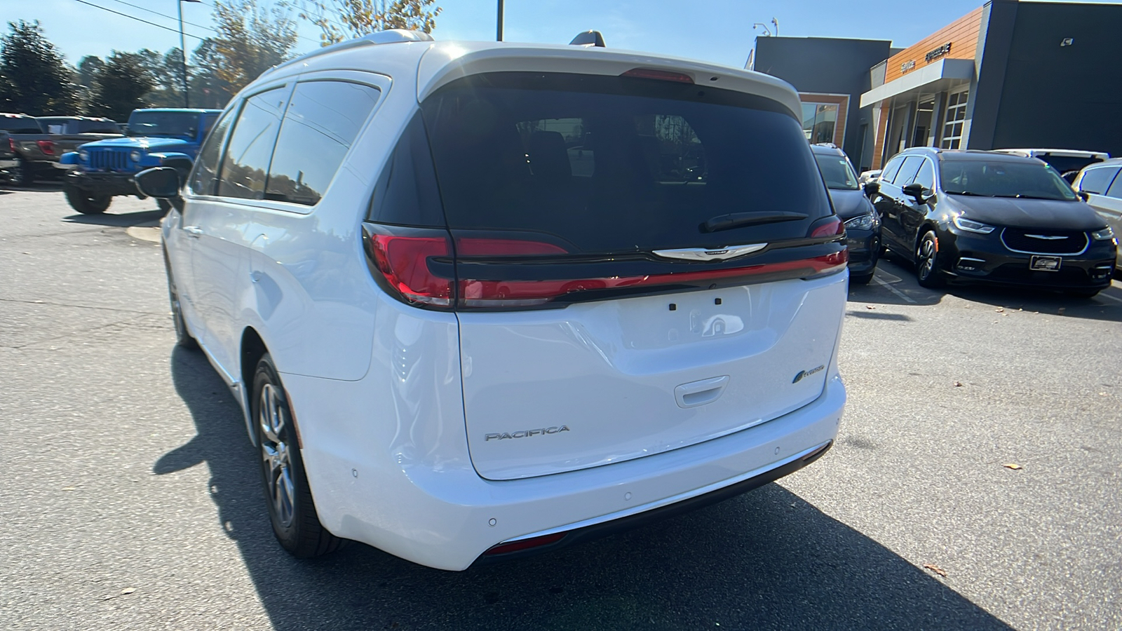 2023 Chrysler Pacifica Hybrid Pinnacle 7