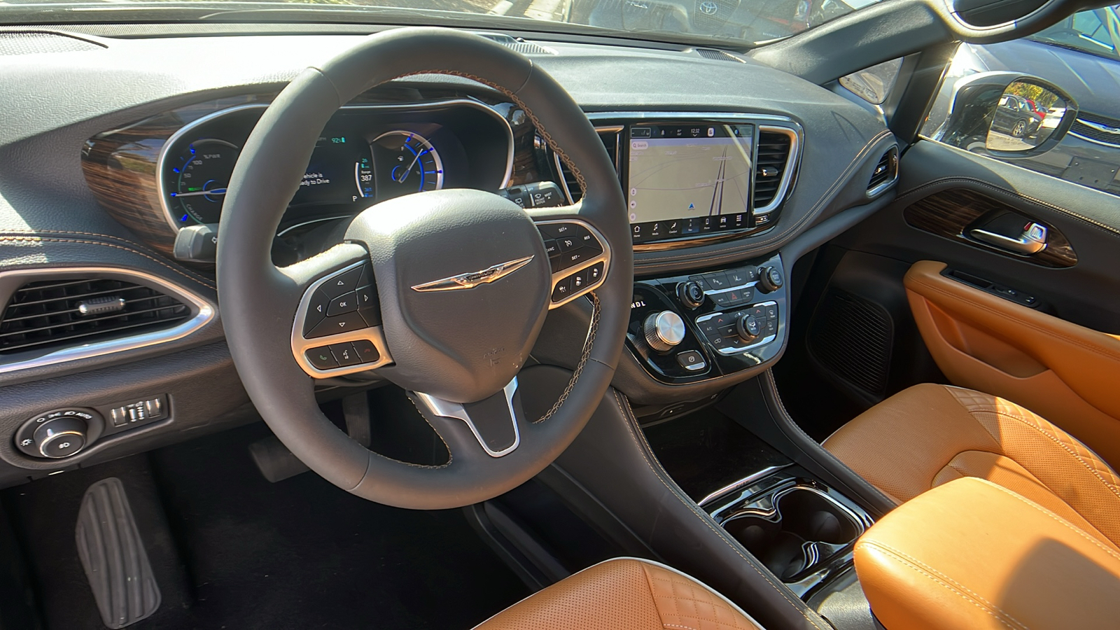 2023 Chrysler Pacifica Hybrid Pinnacle 21