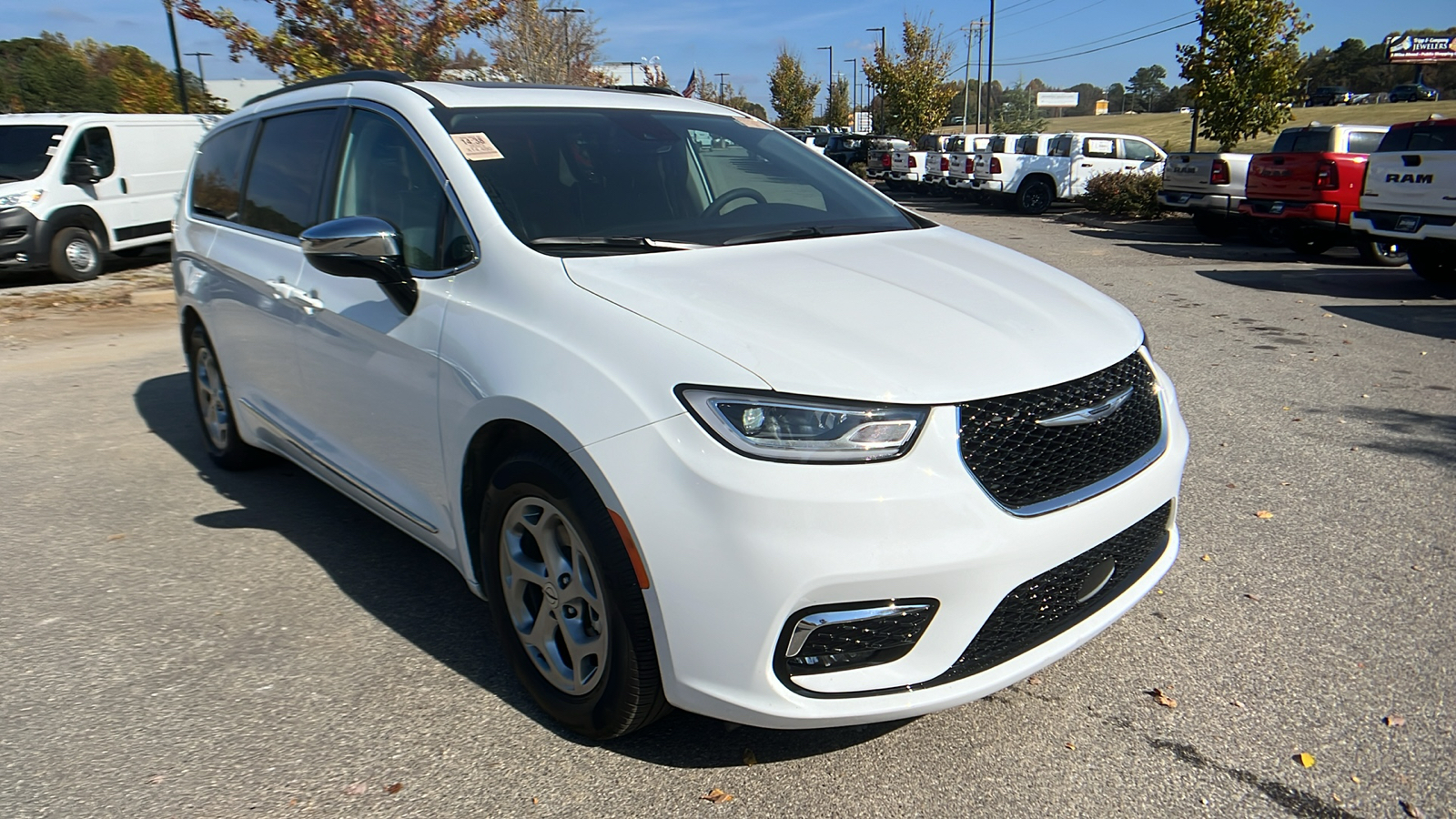 2023 Chrysler Pacifica Limited 3