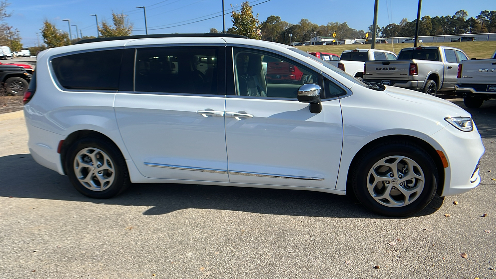 2023 Chrysler Pacifica Limited 4