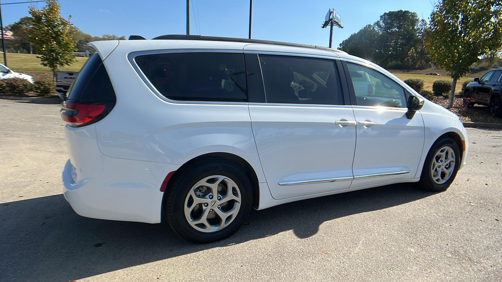 2023 Chrysler Pacifica Limited 5