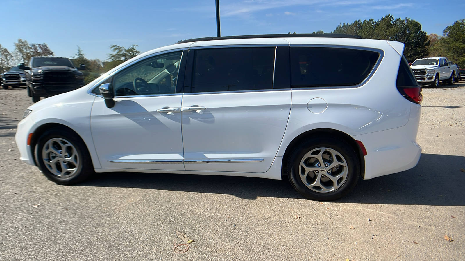 2023 Chrysler Pacifica Limited 8