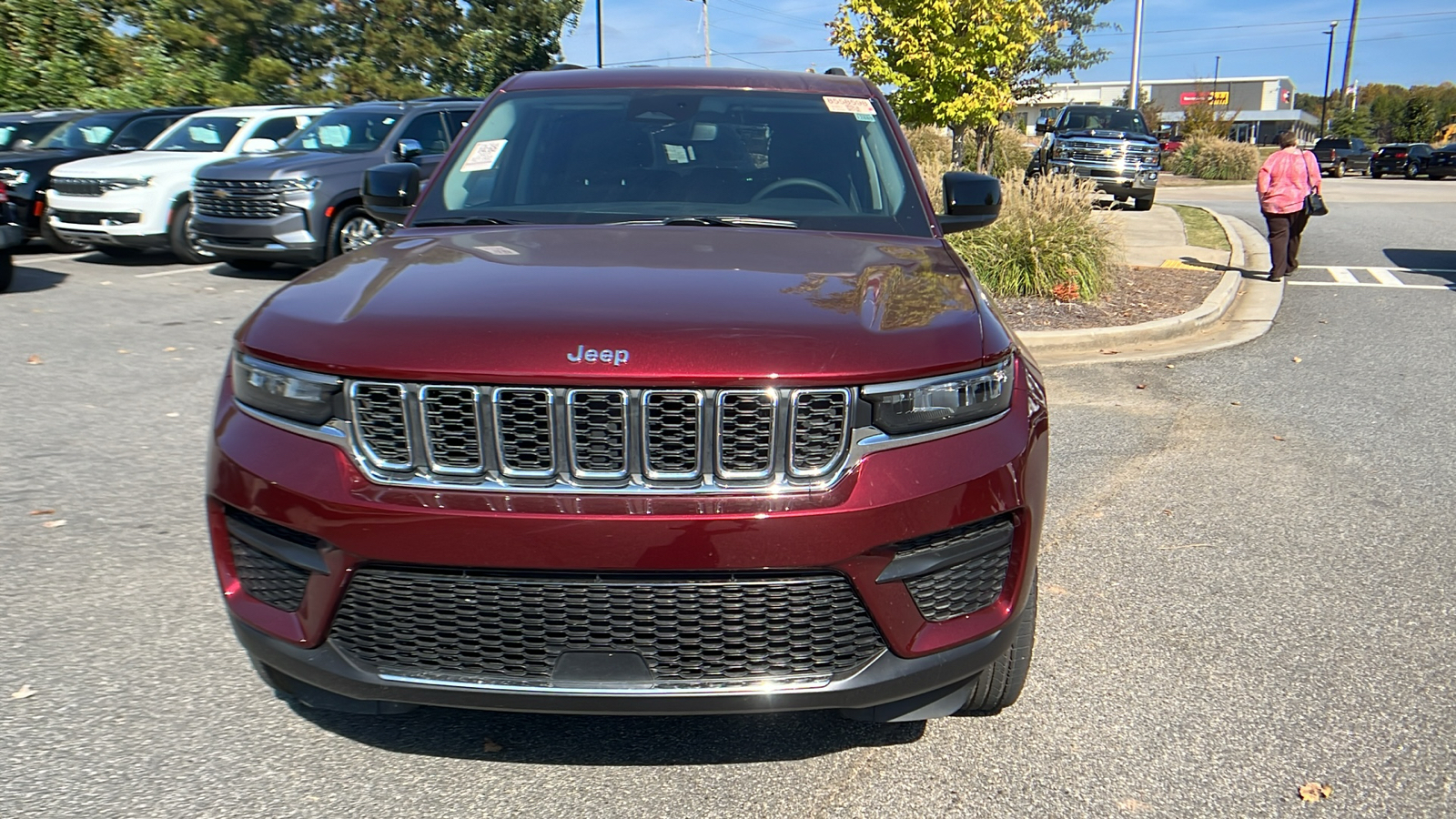 2023 Jeep Grand Cherokee Laredo 2