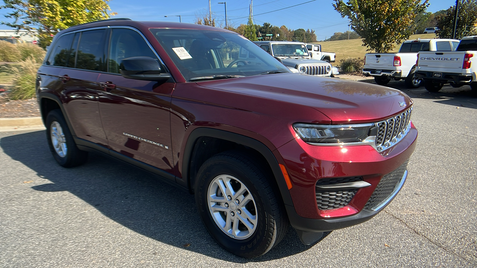 2023 Jeep Grand Cherokee Laredo 3