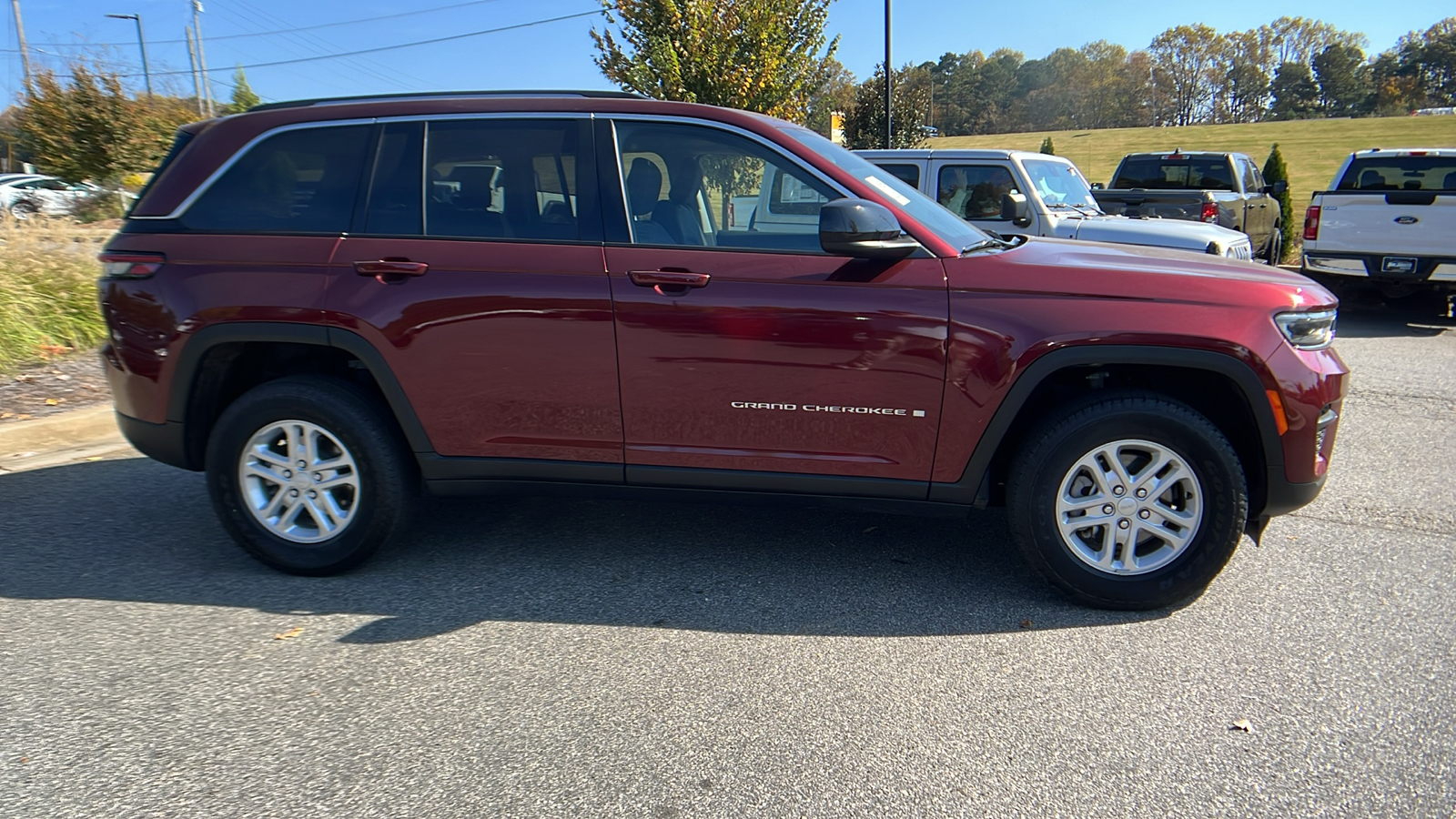 2023 Jeep Grand Cherokee Laredo 4