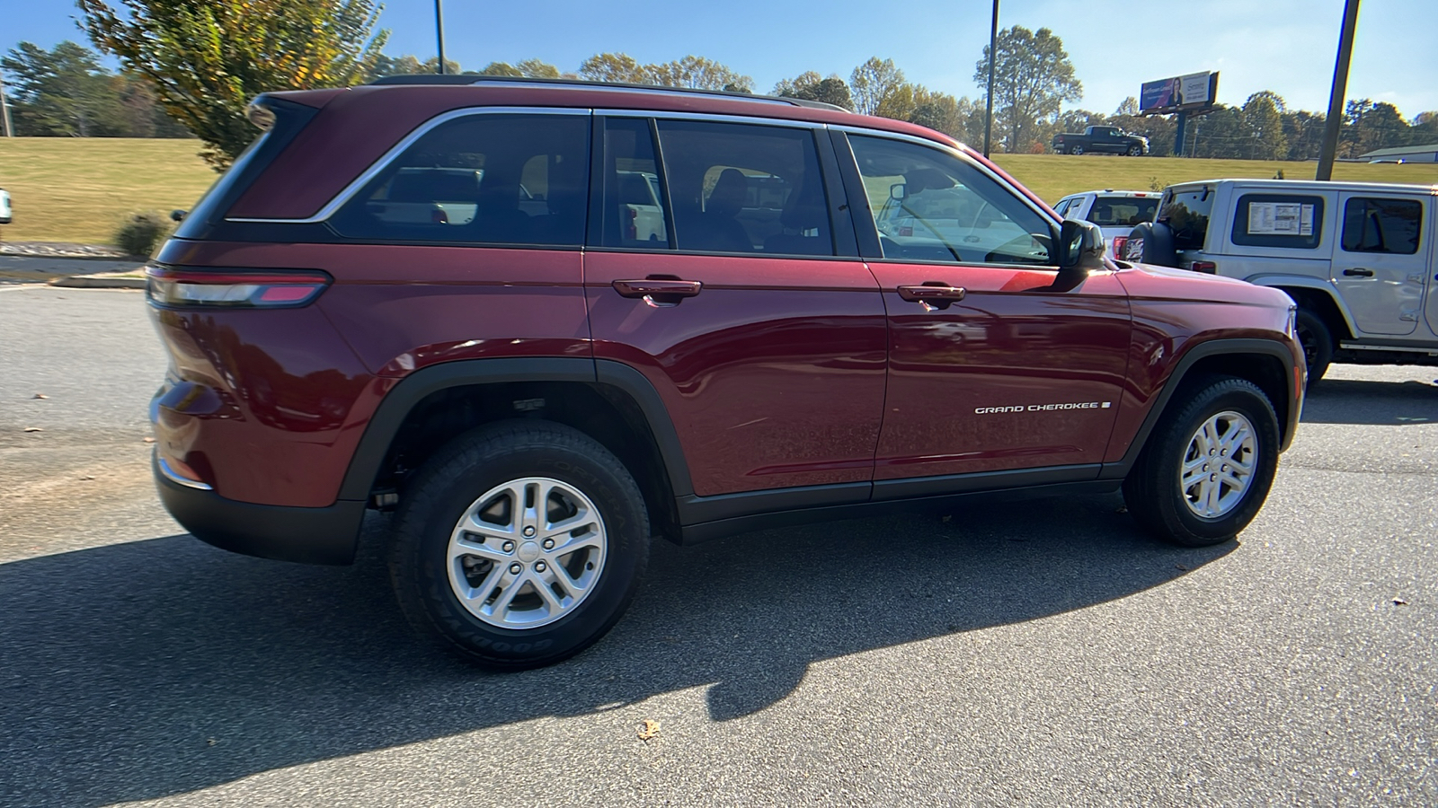 2023 Jeep Grand Cherokee Laredo 5