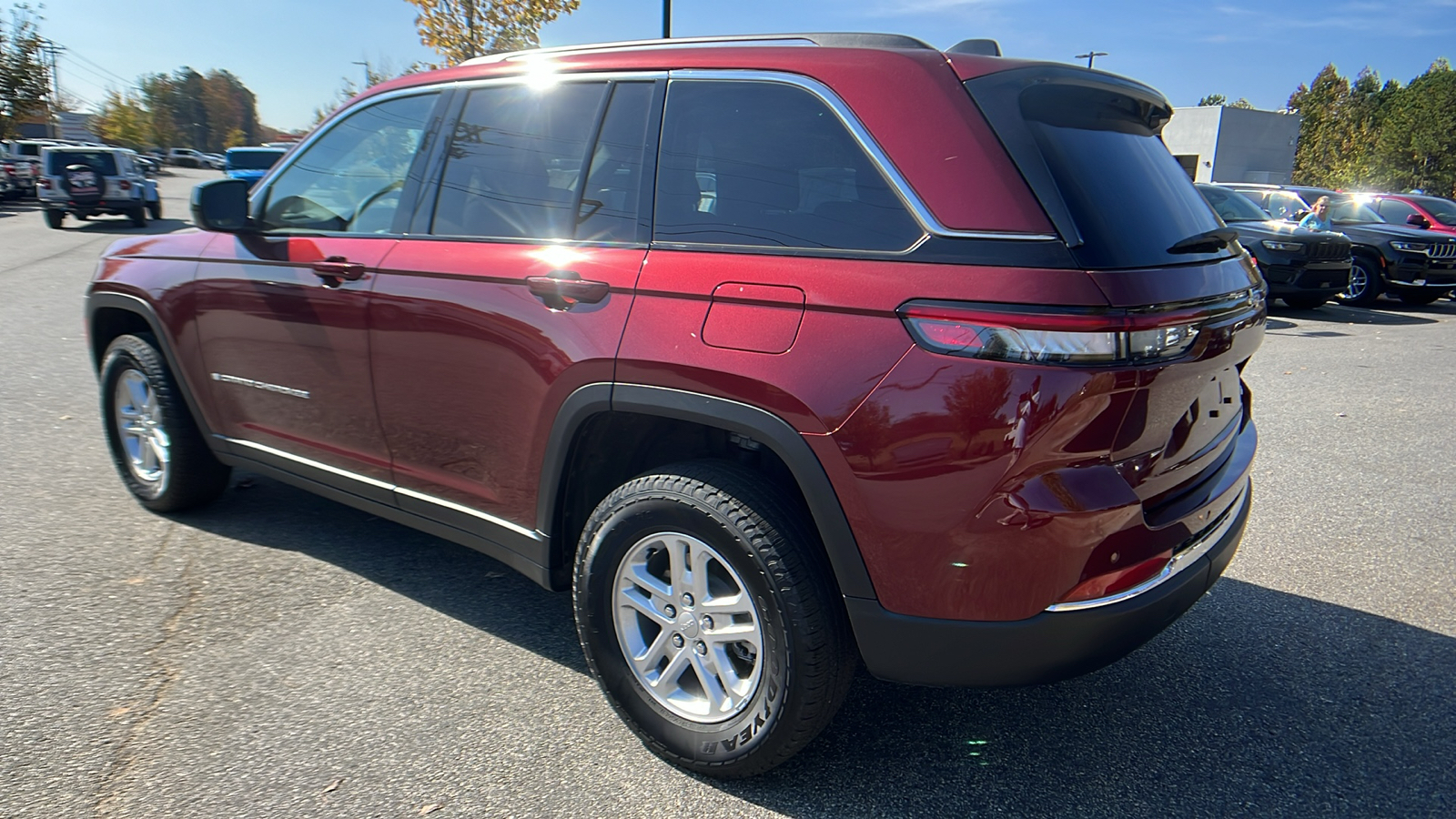 2023 Jeep Grand Cherokee Laredo 7