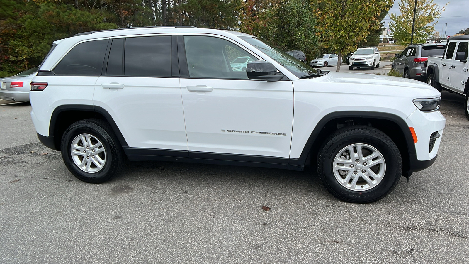 2023 Jeep Grand Cherokee Laredo 4