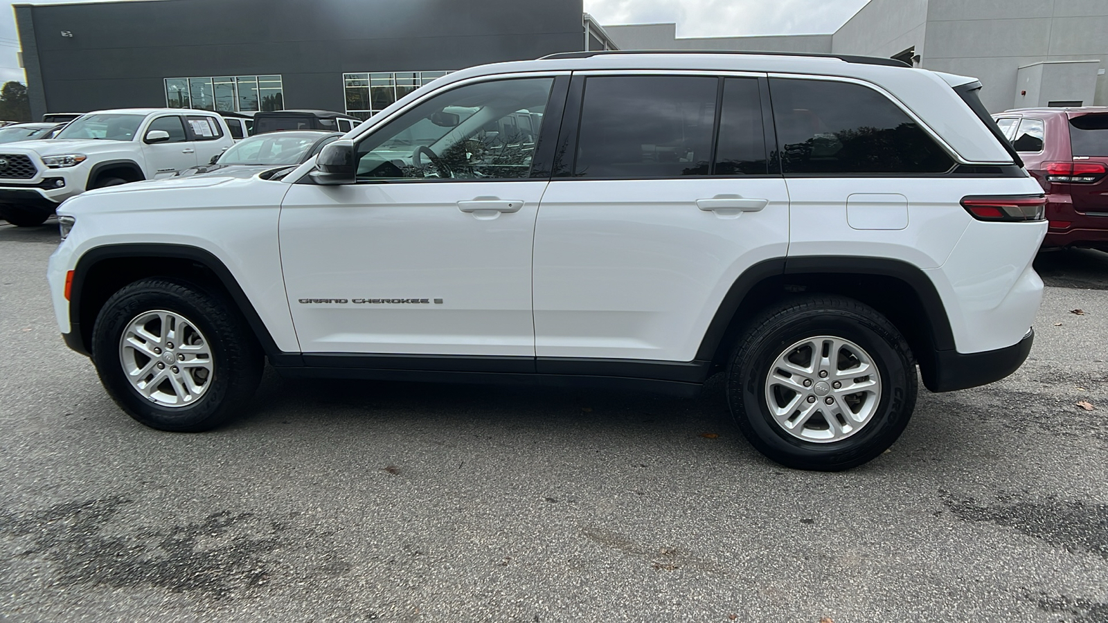 2023 Jeep Grand Cherokee Laredo 8