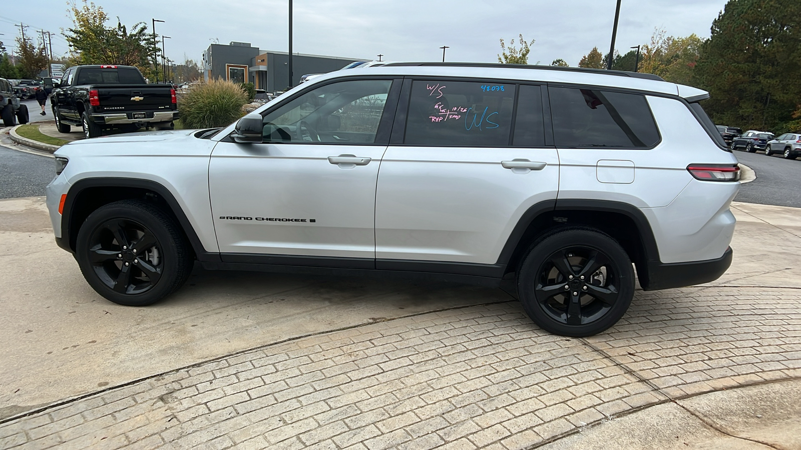 2023 Jeep Grand Cherokee L Altitude 8