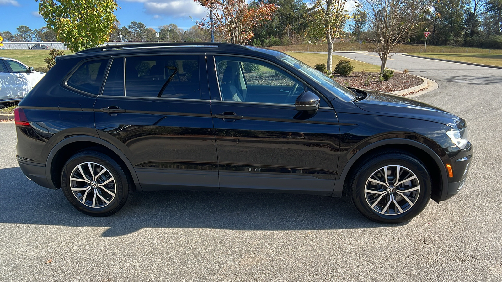 2021 Volkswagen Tiguan S 13