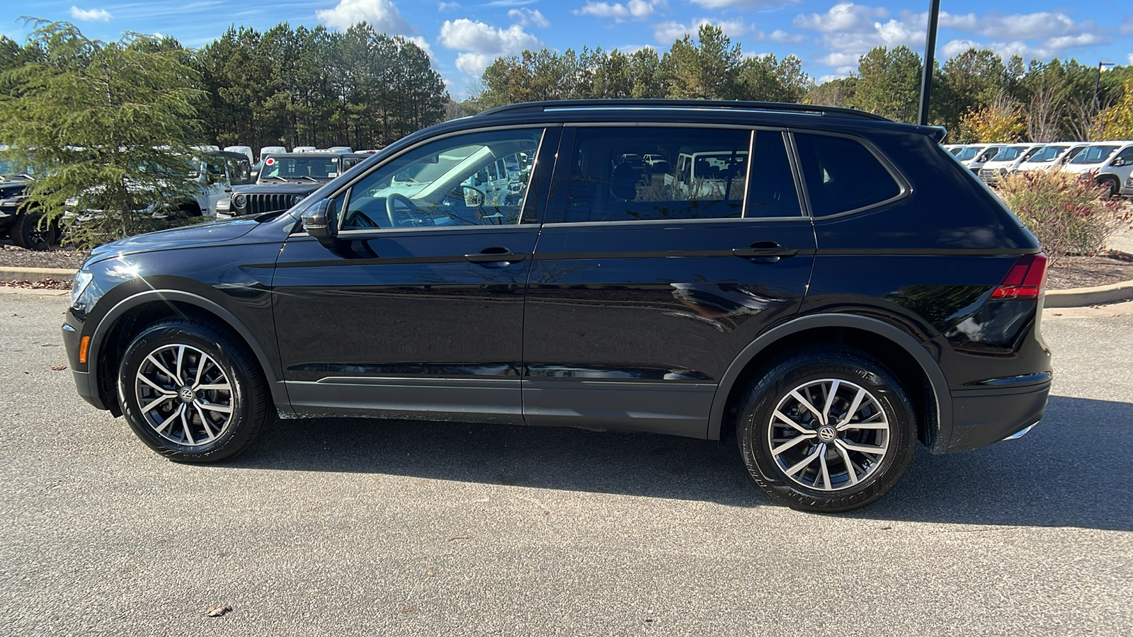 2021 Volkswagen Tiguan S 17