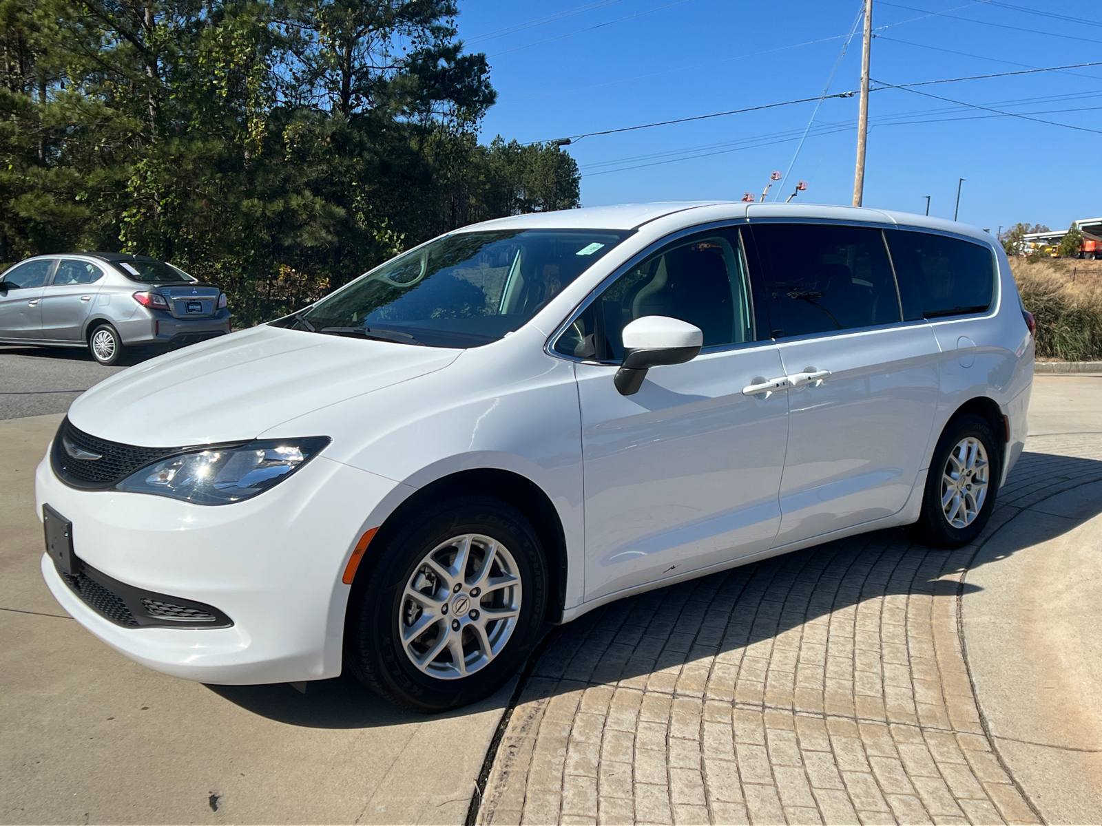 2022 Chrysler Voyager LX 1