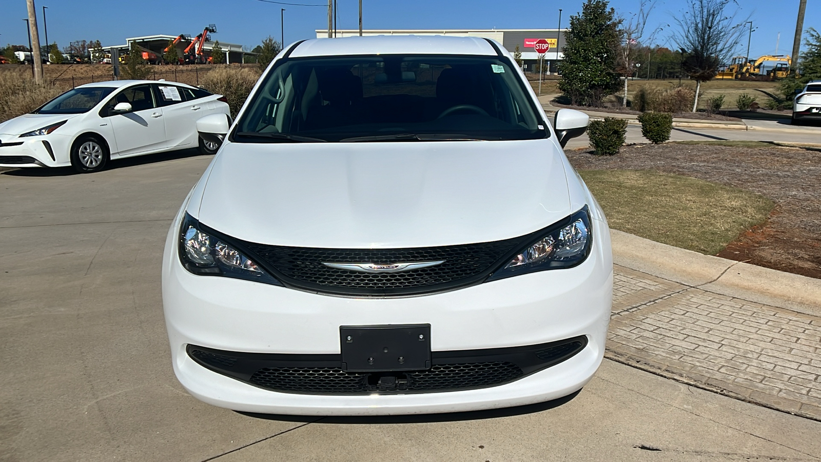 2022 Chrysler Voyager LX 2