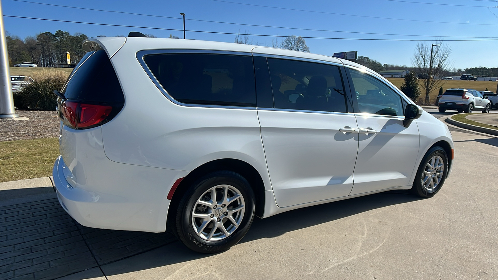 2022 Chrysler Voyager LX 5