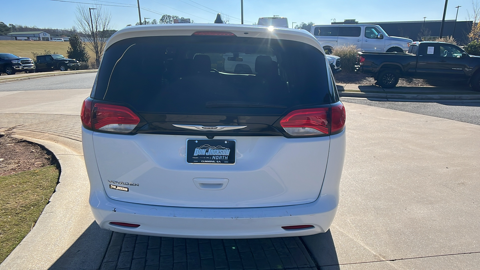 2022 Chrysler Voyager LX 6