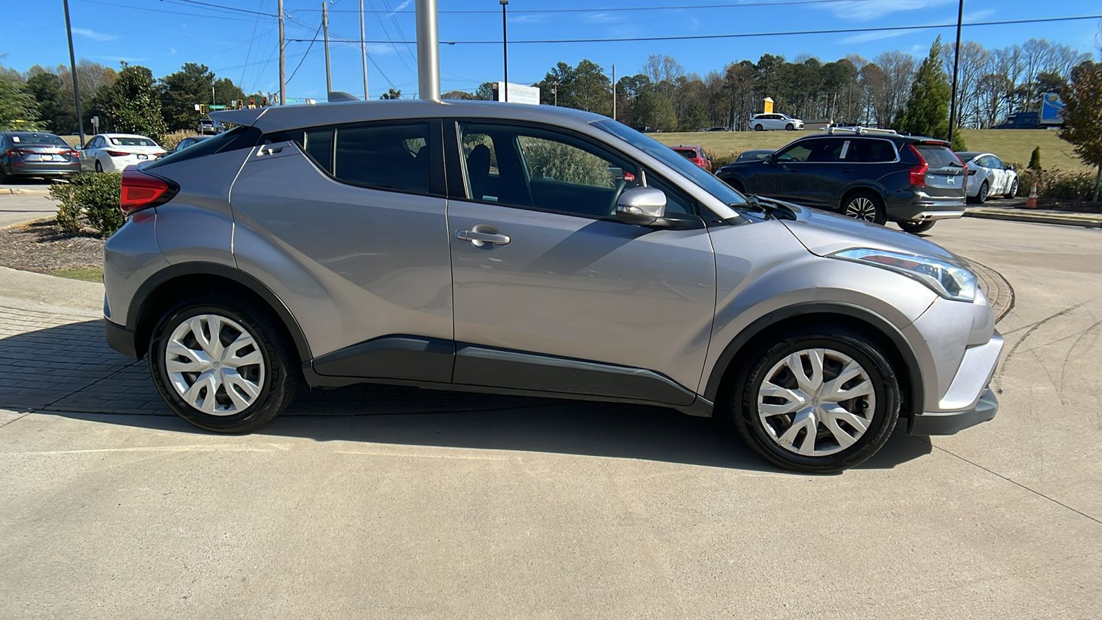 2019 Toyota C-HR LE 4