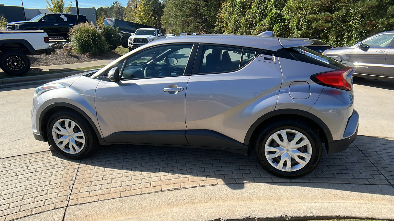 2019 Toyota C-HR LE 8