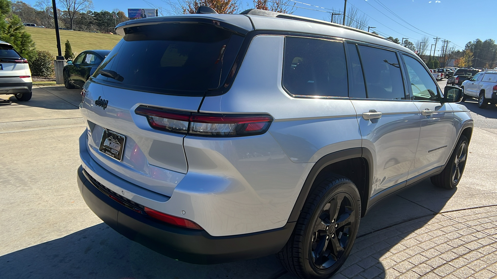 2023 Jeep Grand Cherokee L Altitude 5