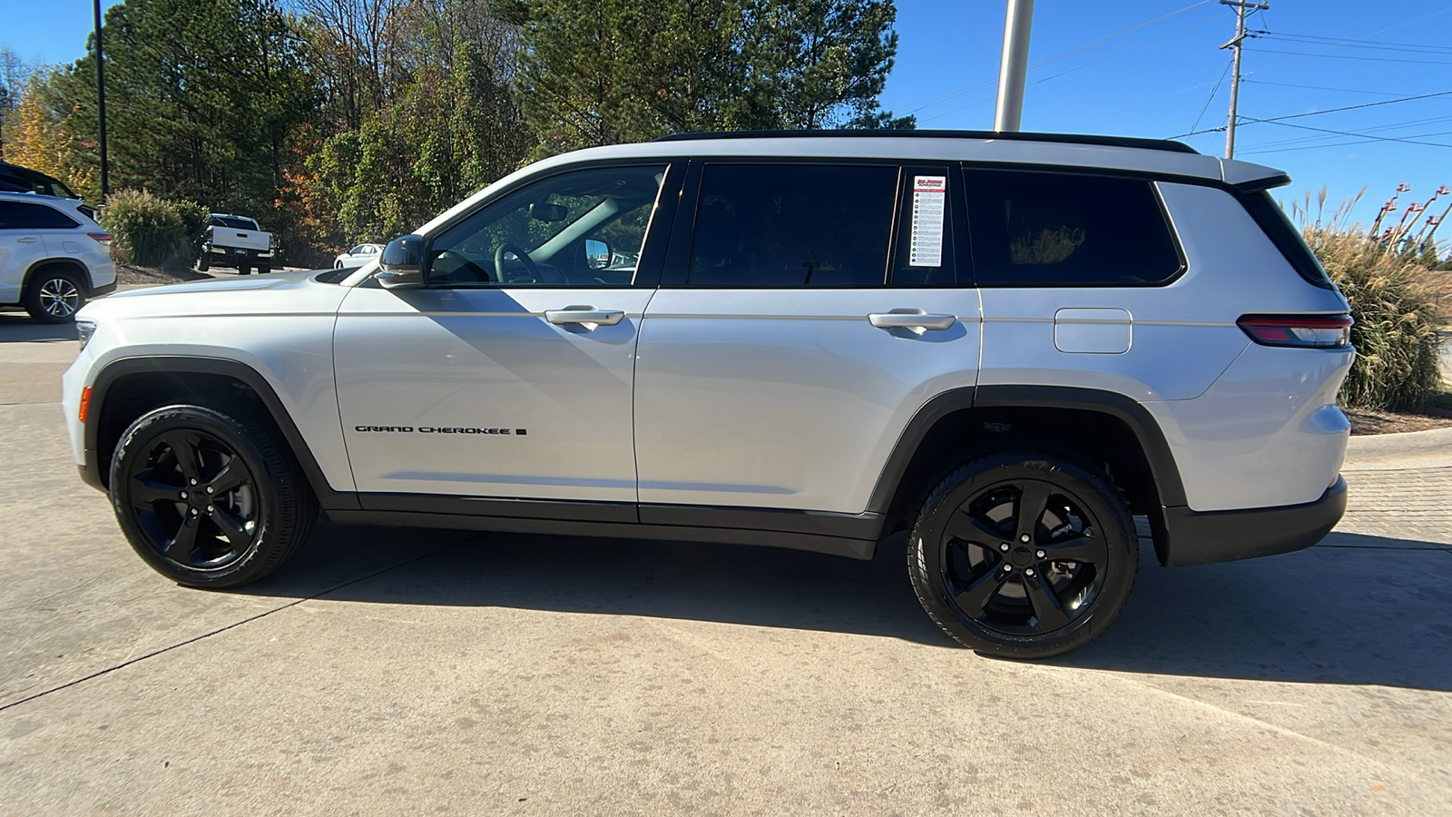 2023 Jeep Grand Cherokee L Altitude 8